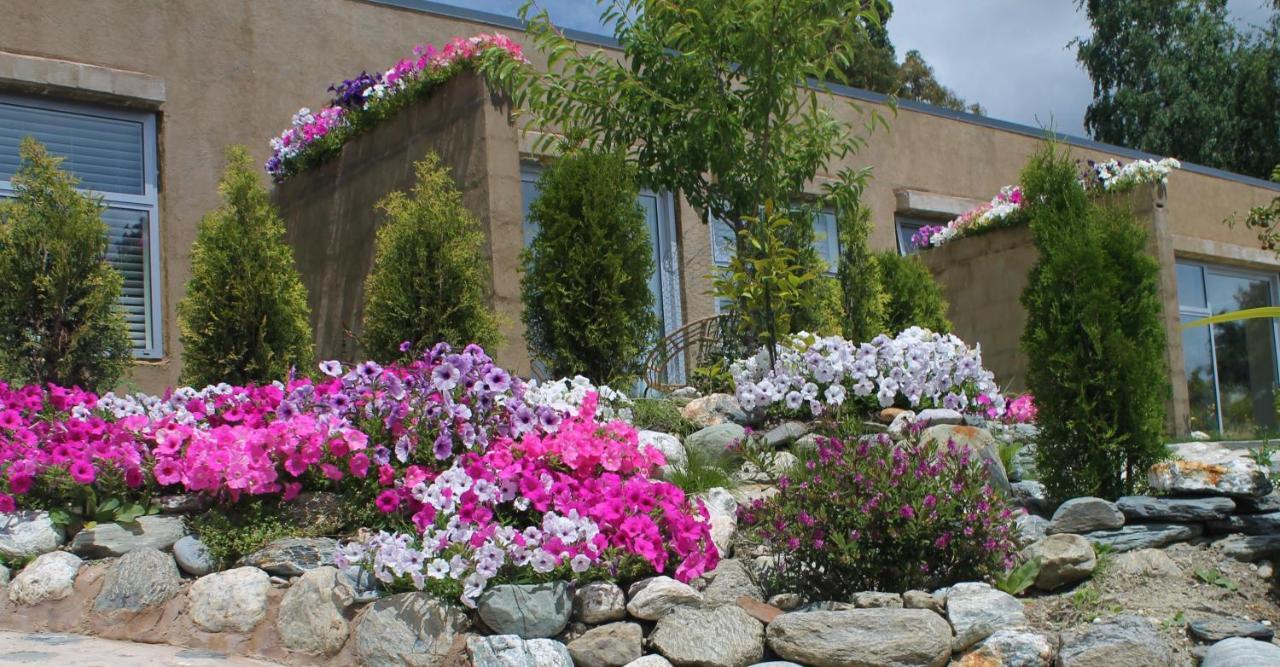 The Hidden Spring Hotel Wanaka Exterior photo